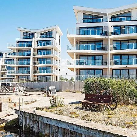 4 Personen In דירה