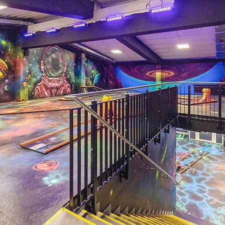 4 Personen In 아파트